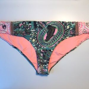 Maaji bottoms. Great condition